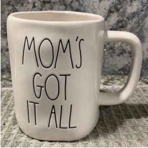 NWT Rae Dunn “MOM’S GOT IT ALL” 16 oz Mug